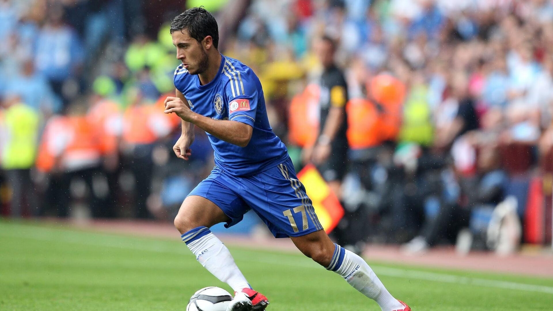 莱万多夫斯基在TES比赛中重要助攻，爆冷引发热议！再创辉煌时刻