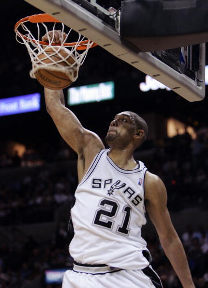 包含蒂姆回归赛场，逆转首场状态亮眼，掘金观众沸腾！的词条