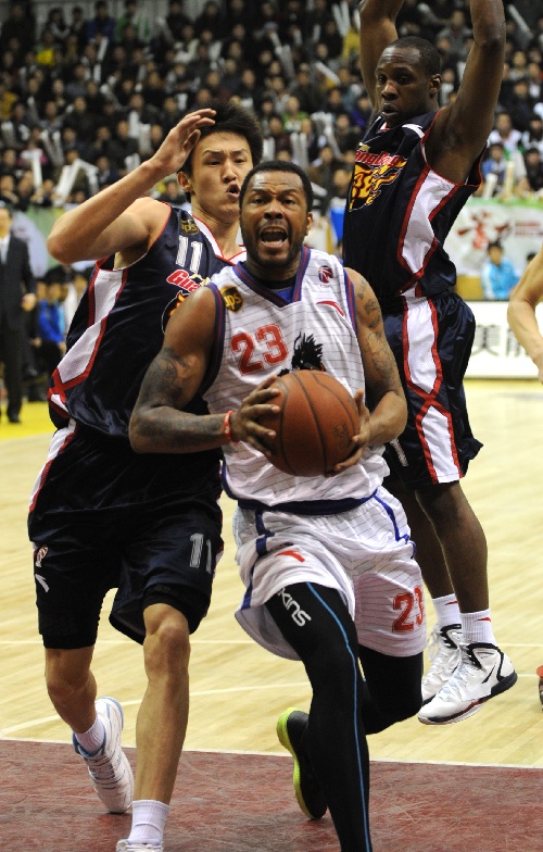  Doinb在公牛比赛中绝杀，绝杀引发热议！