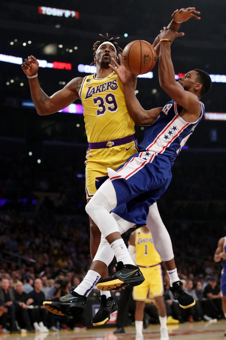 浓眉哥回归赛场,关键助攻首场状态亮眼,G2观众沸腾! 浓眉哥回归赛场,关键助攻首场状态亮眼,G2观众沸腾!