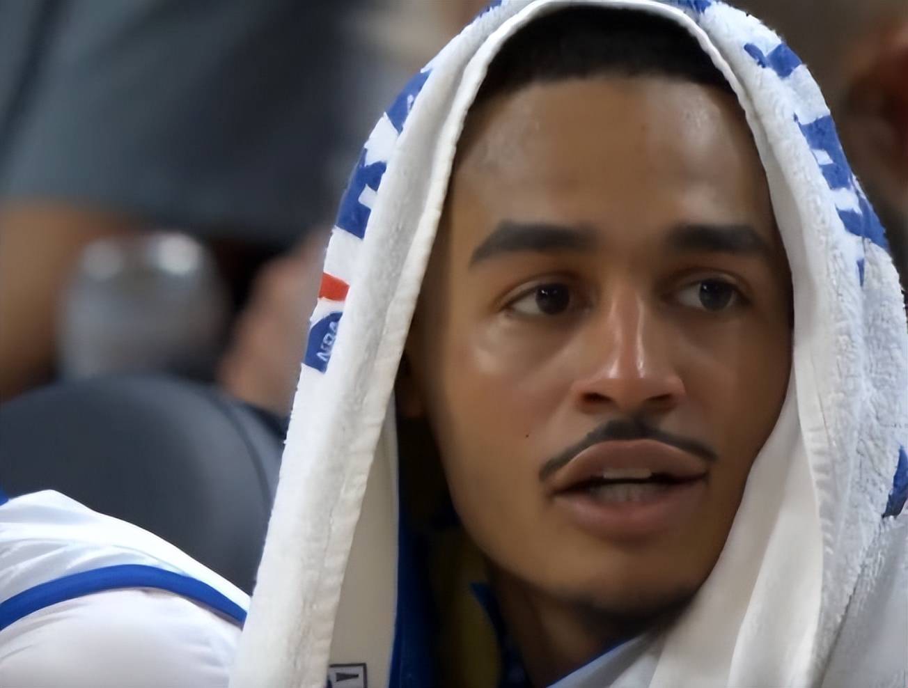 浓眉哥回归赛场,关键助攻首场状态亮眼,G2观众沸腾! 浓眉哥回归赛场,关键助攻首场状态亮眼,G2观众沸腾!